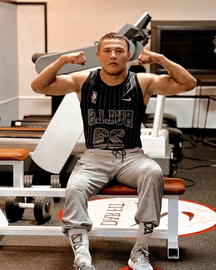  44040028  David, 37 ,    