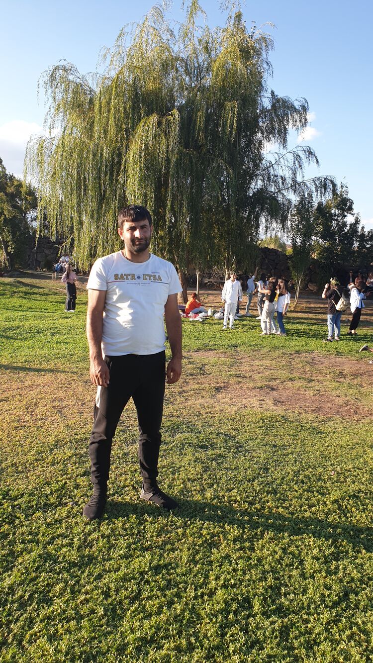  ,   Arman, 28 ,   ,   
