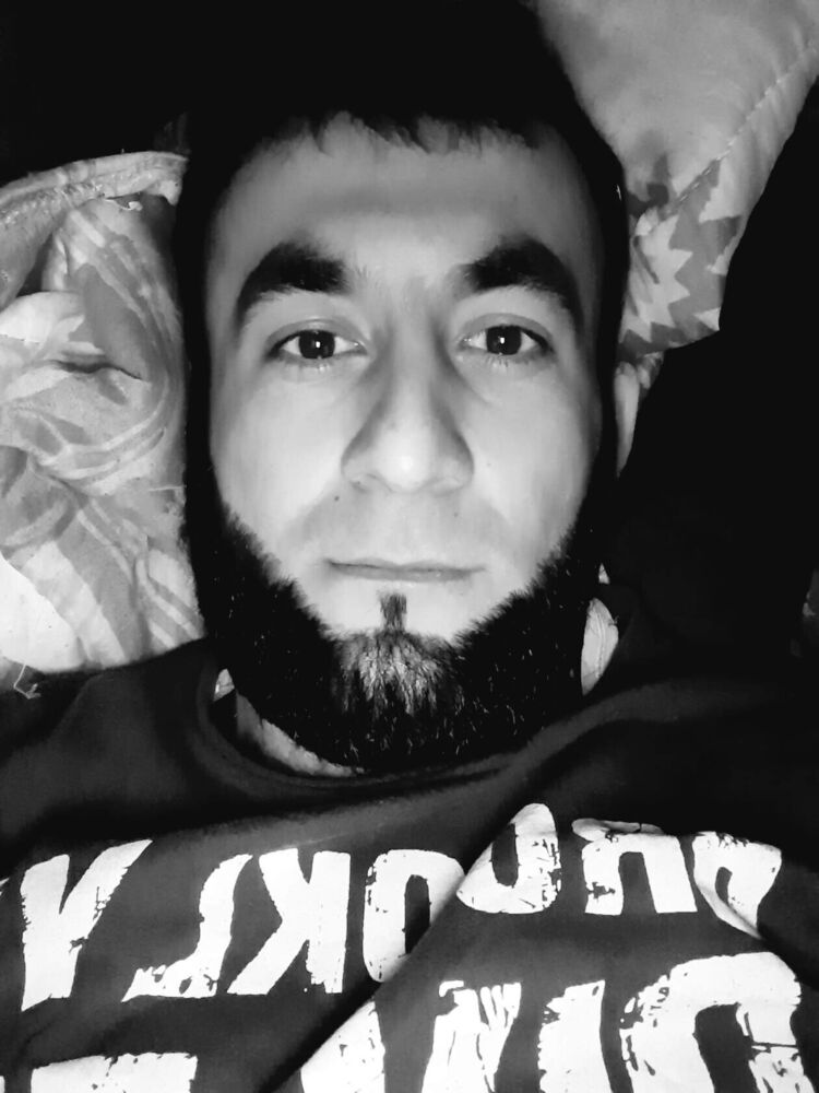  28551688  , 40 ,    