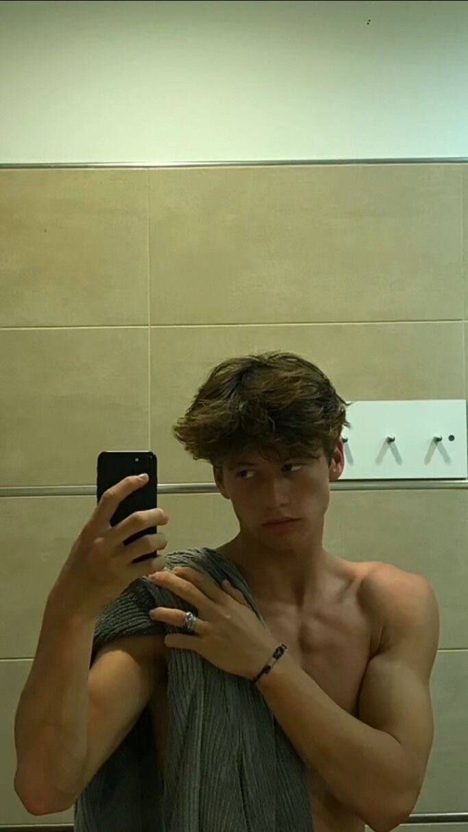  44273028  , 31 ,    -