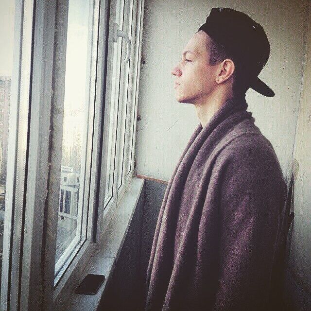  8472328  Leva Leva, 31 ,    