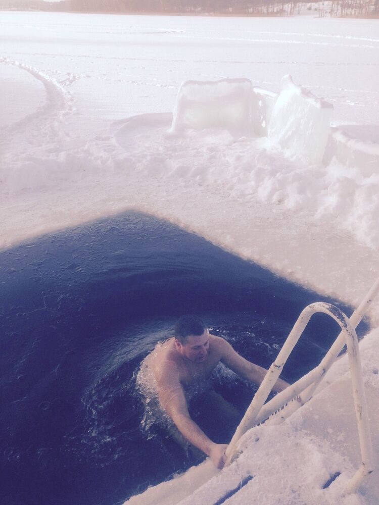  7919418  Tomas, 44 ,    