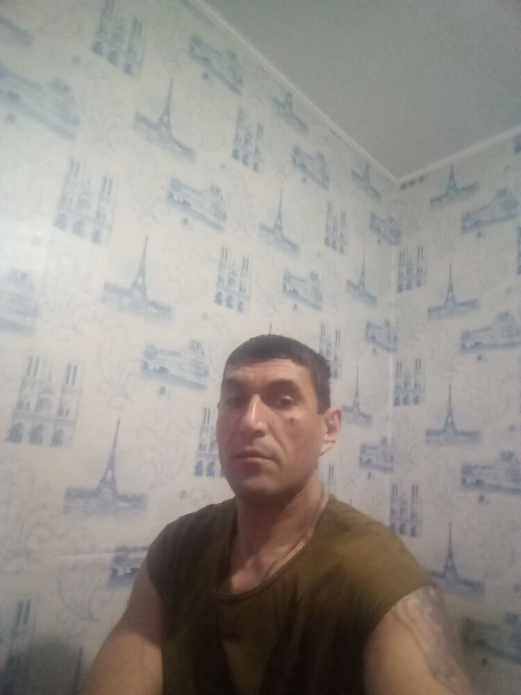  43377018  Ar Man, 42 ,    