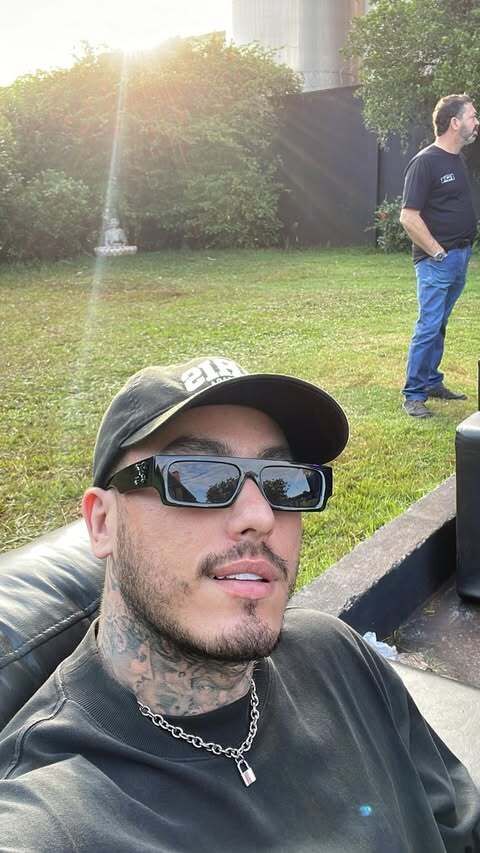  --,   Hudson Biond, 29 ,   ,   , c 