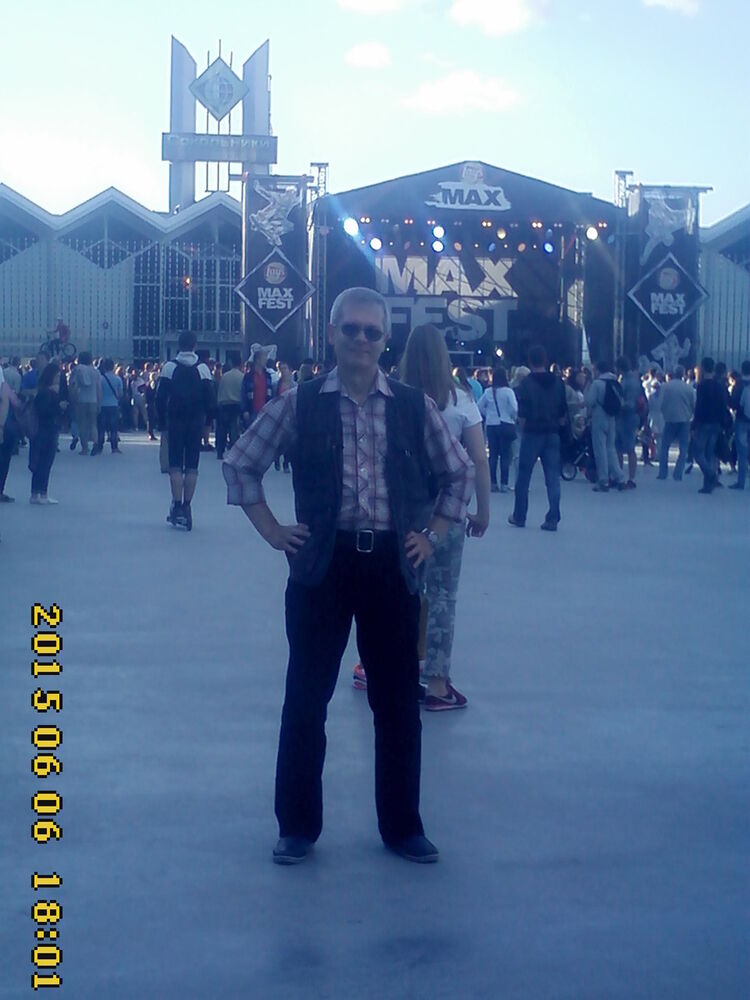  10986278  Viktor, 71 ,    