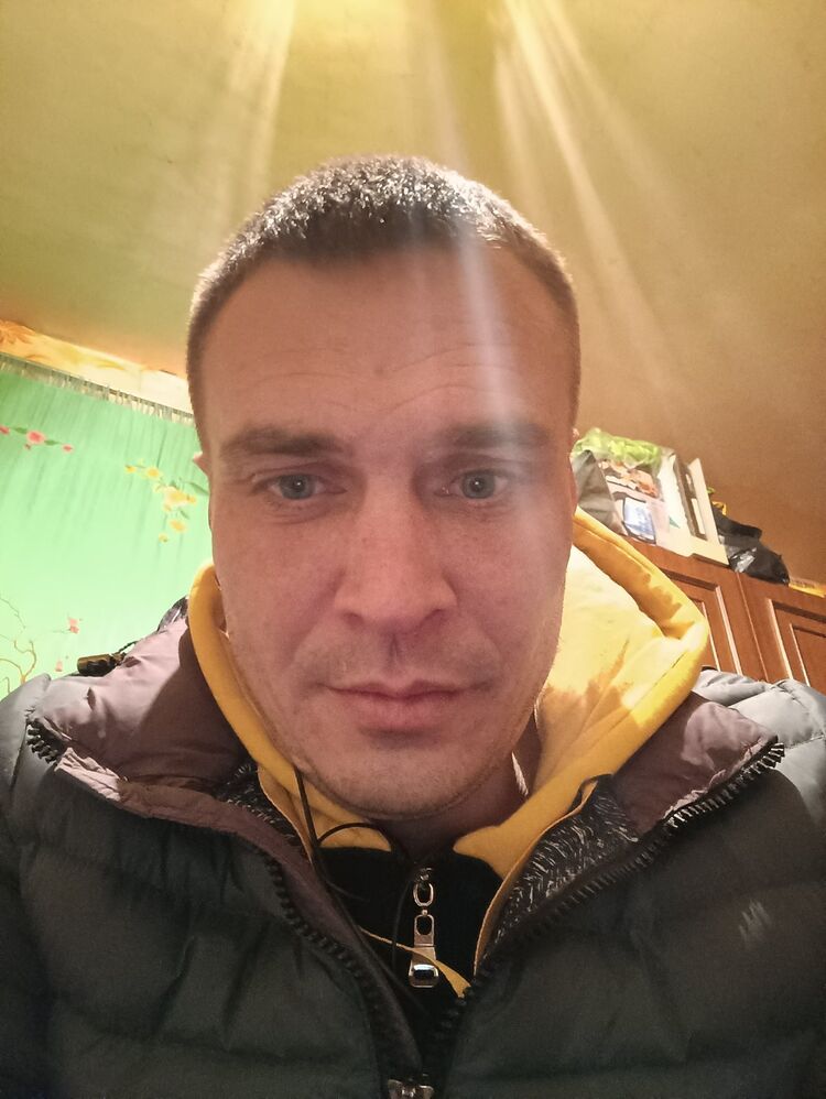  47178218  Roman, 37 ,    