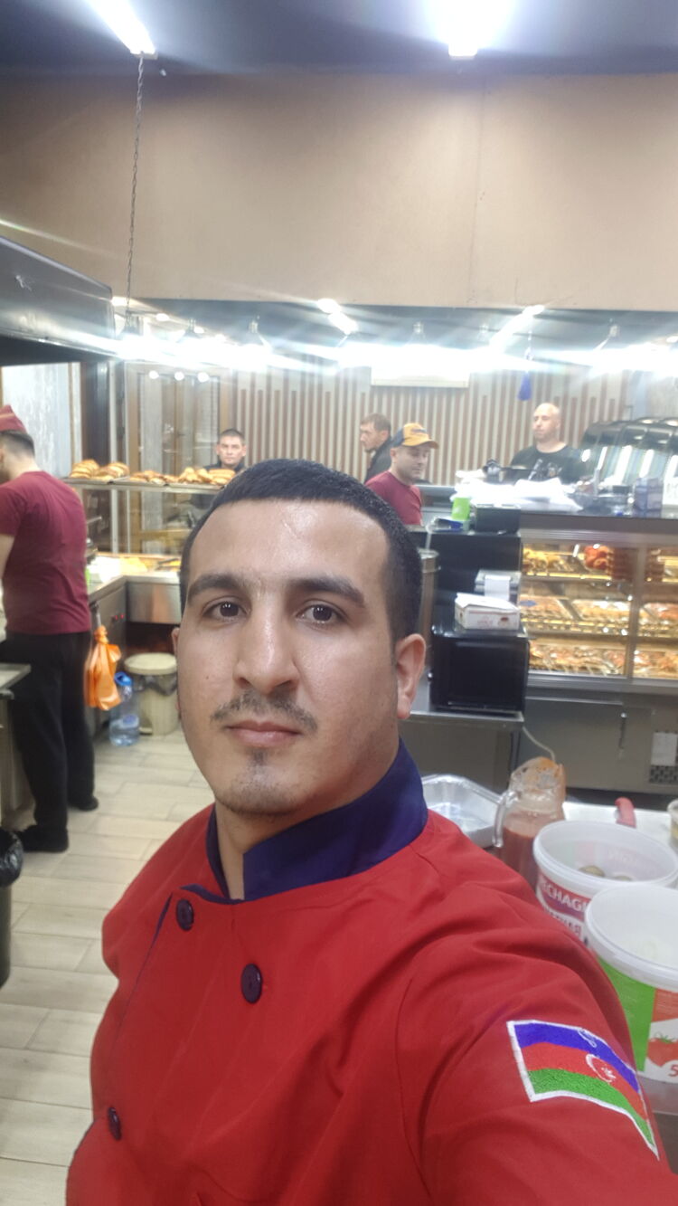  34789418  Farid, 33 ,    