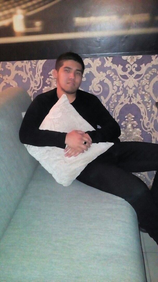  10691558  Karim, 76 ,    