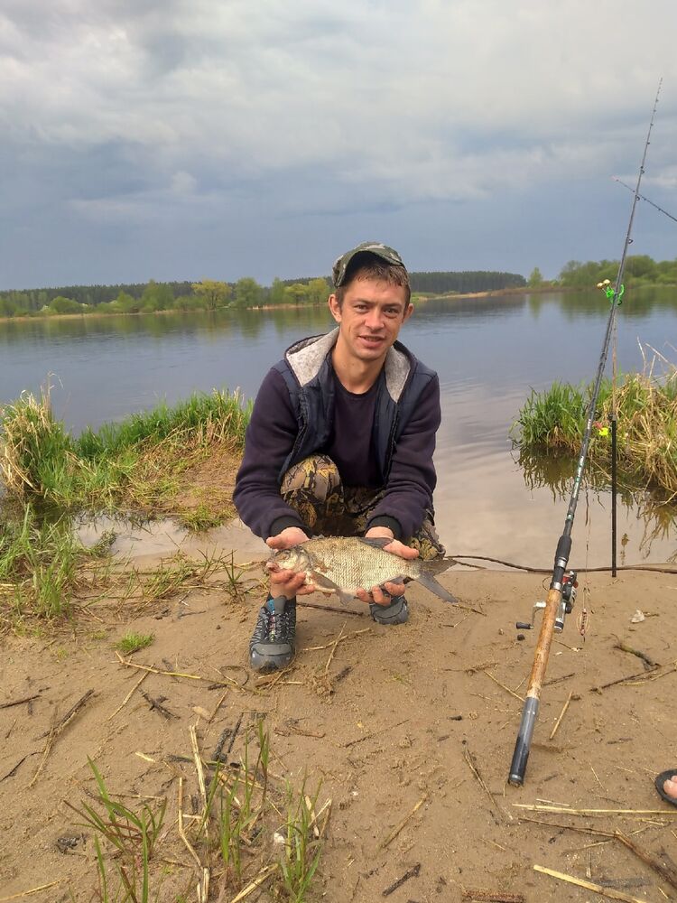  33364798  Maks, 32 ,    