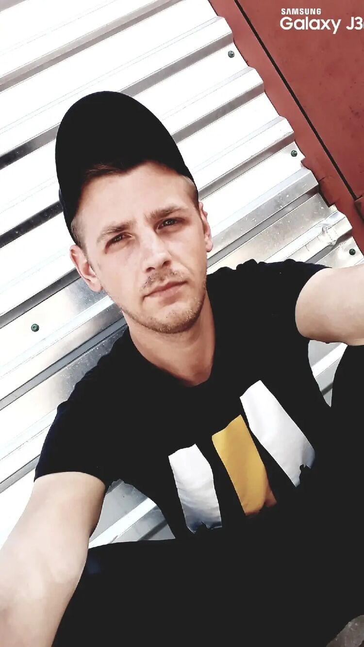  47315698  Sasha Markus, 32 ,    