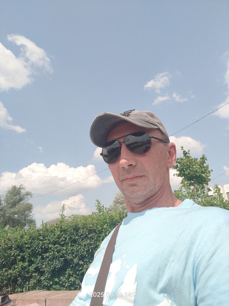  53309548  Sergey, 51 ,    