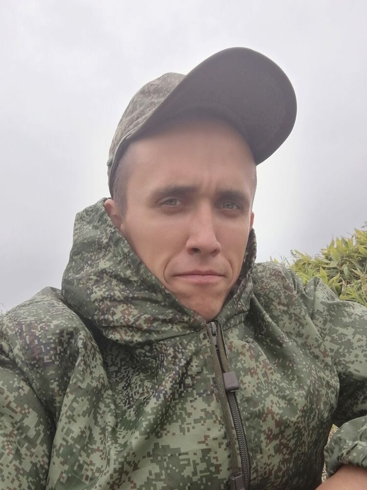 -,   Roman, 32 ,   ,   , c 