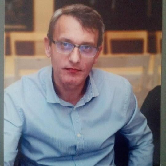  23905338  Daniel, 46 ,    