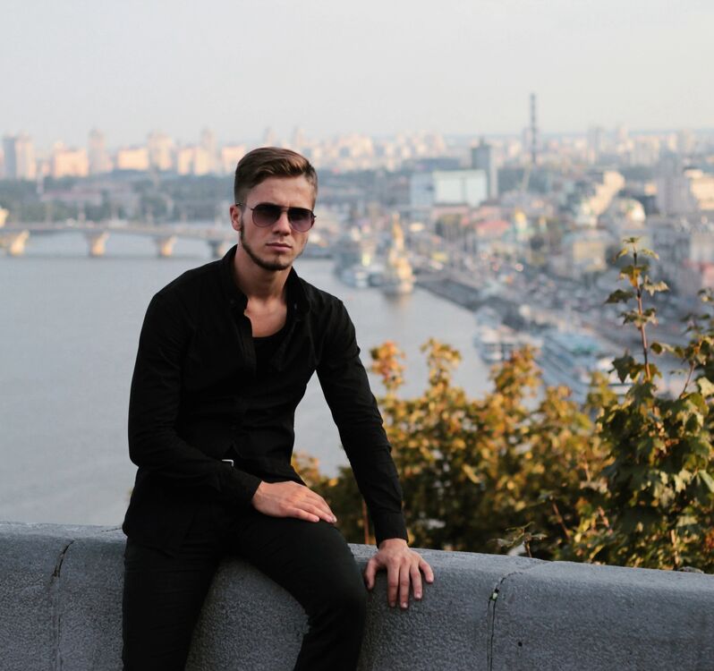  31065808  Igor, 30 ,    