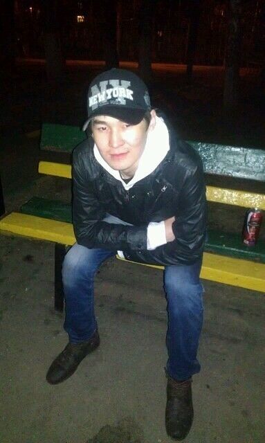  18080268  Azamat, 36 ,    