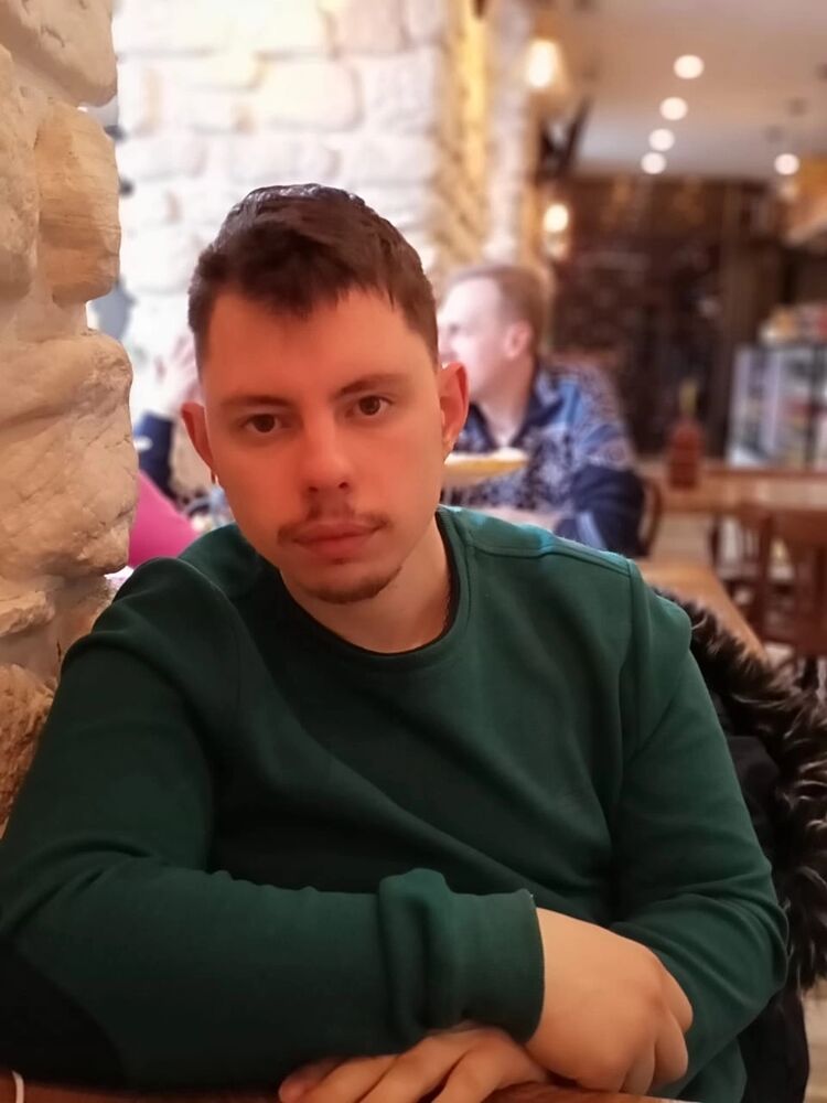  40733538  Vlad, 30 ,    