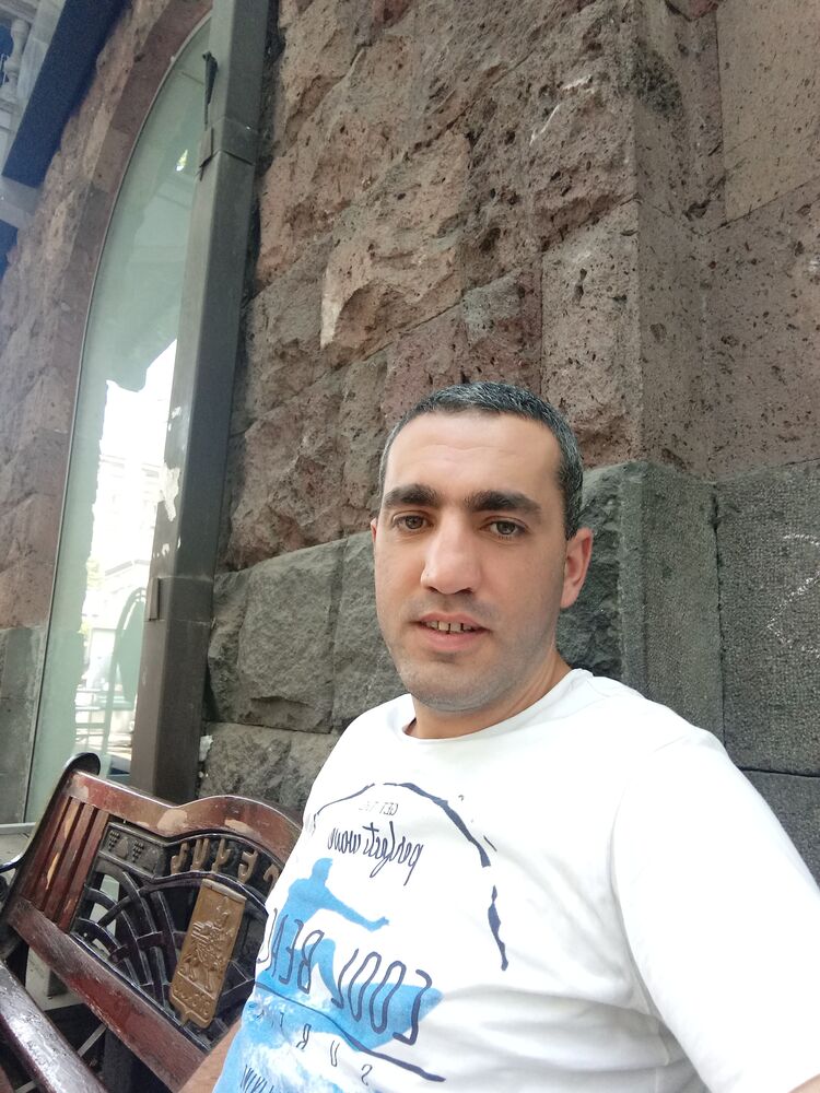  ,   Karen, 37 ,   c 