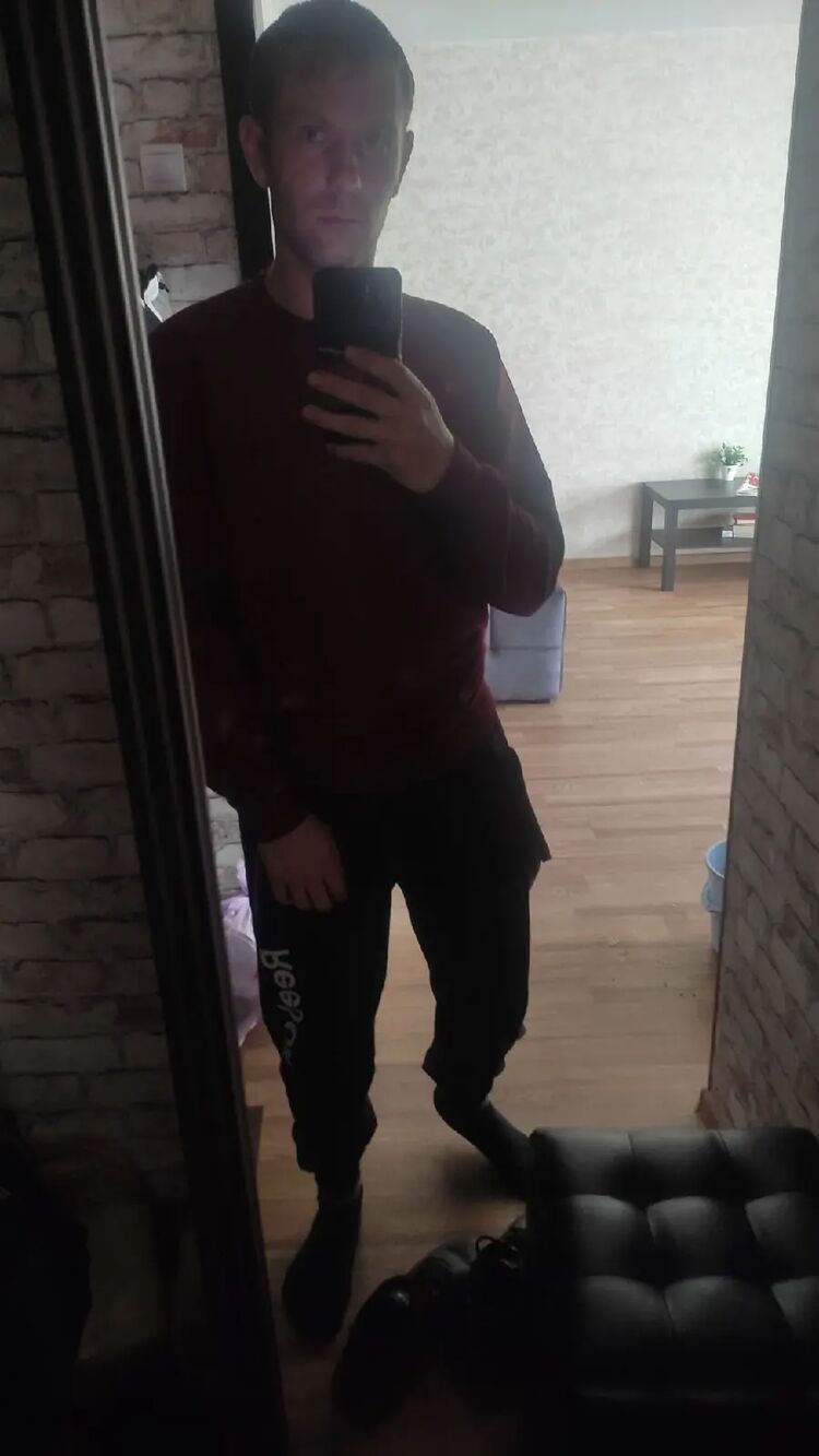  32724938  Nikita, 24 ,    