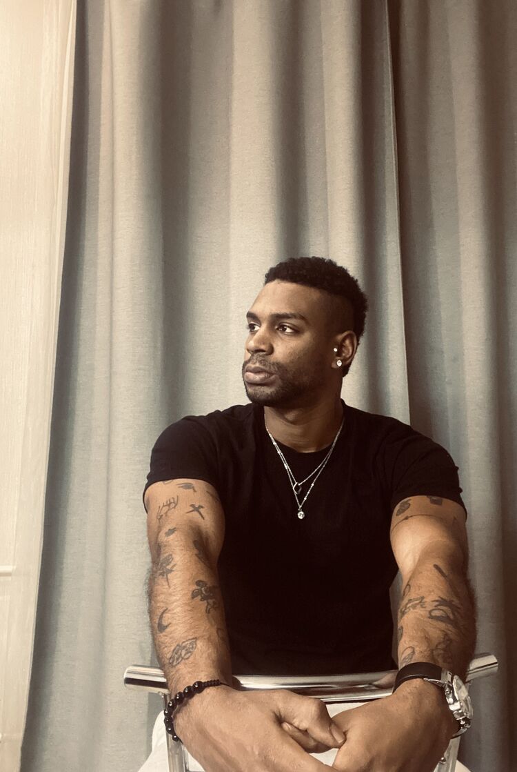  ,   Maikel, 26 ,  