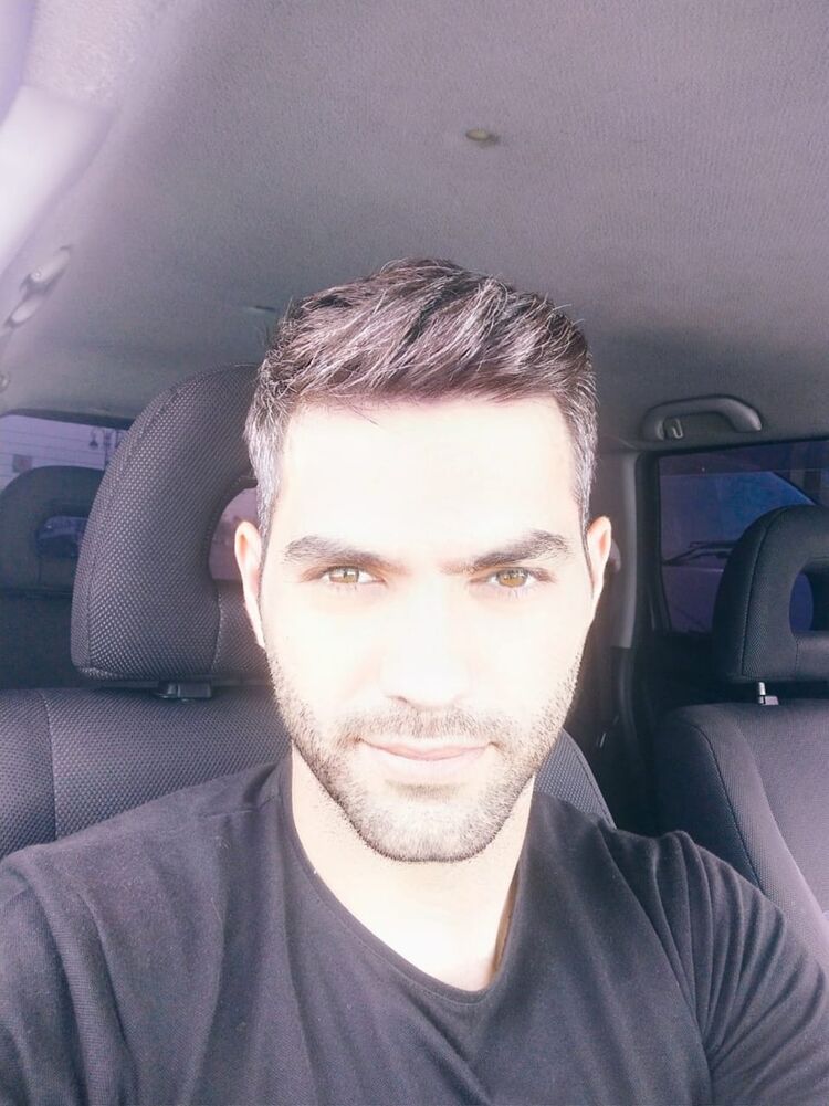  ,   Ali, 32 ,   ,   