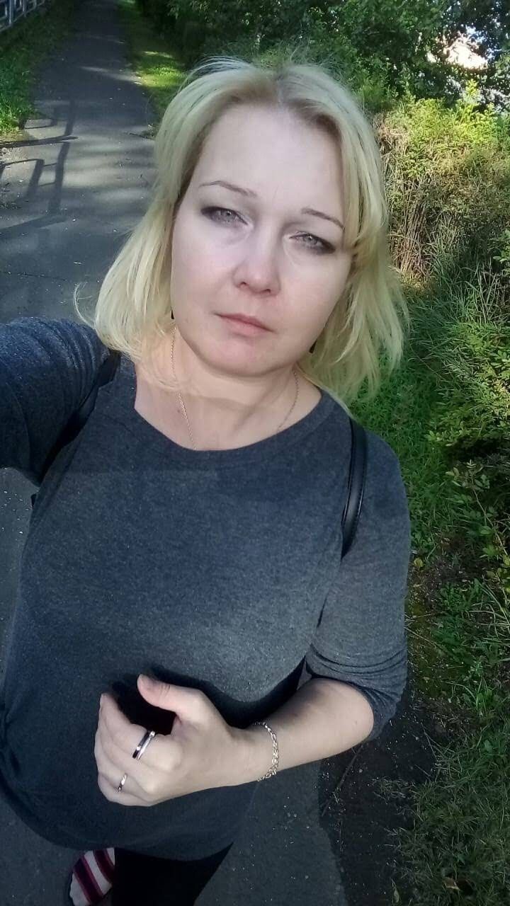  40725648  , 42 ,    