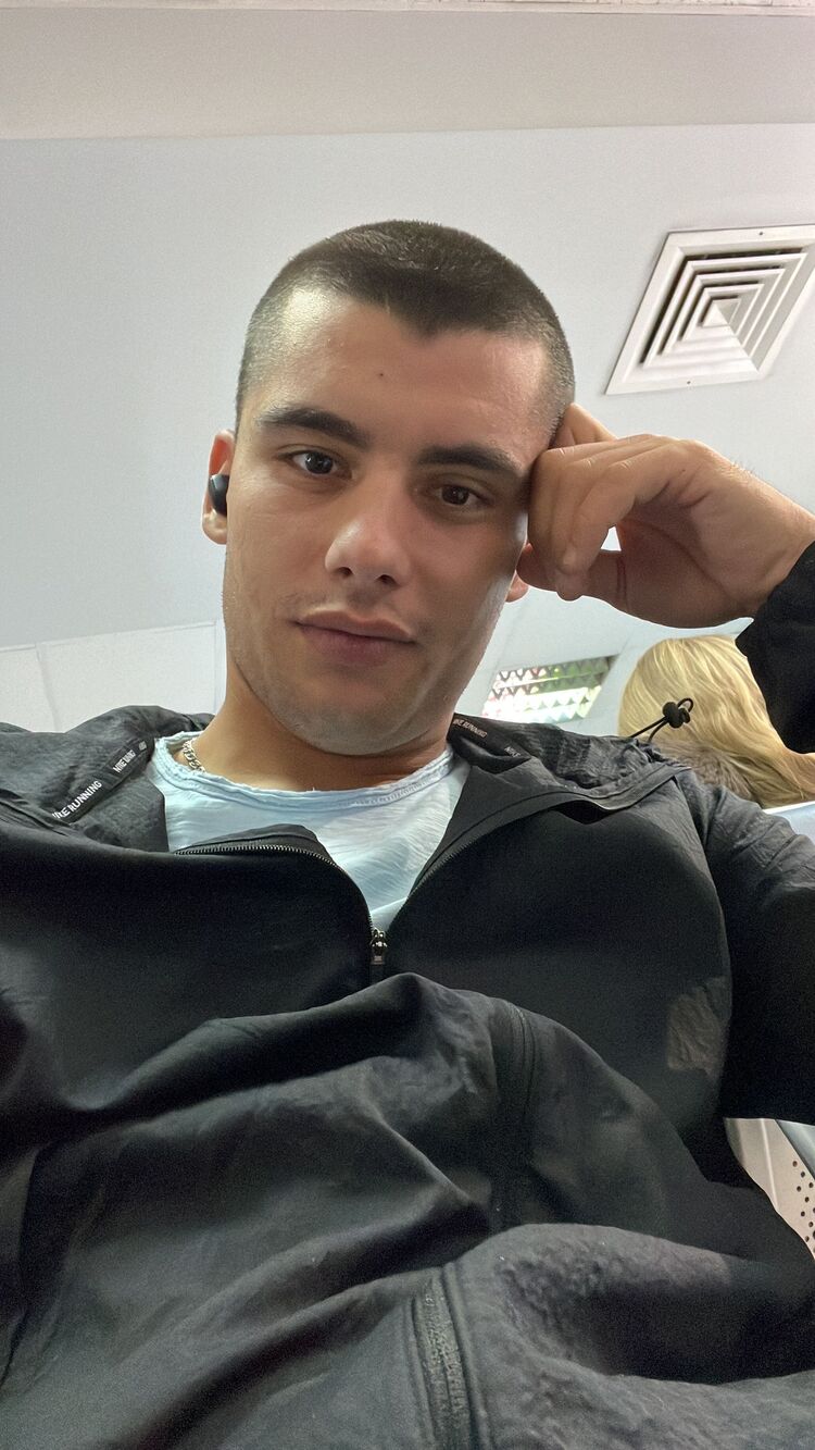  ,   Denis, 26 ,   ,   