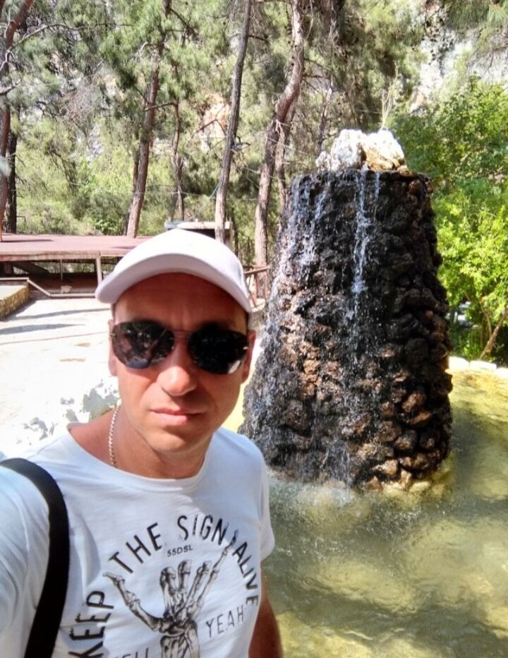  54128258  Bogdan, 47 ,    