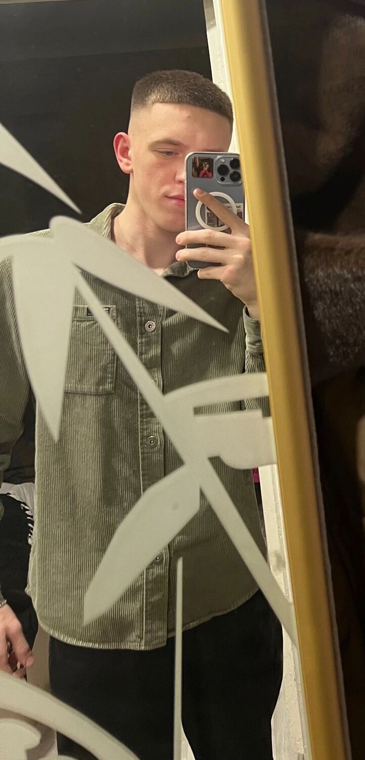  42006998  , 21 ,     