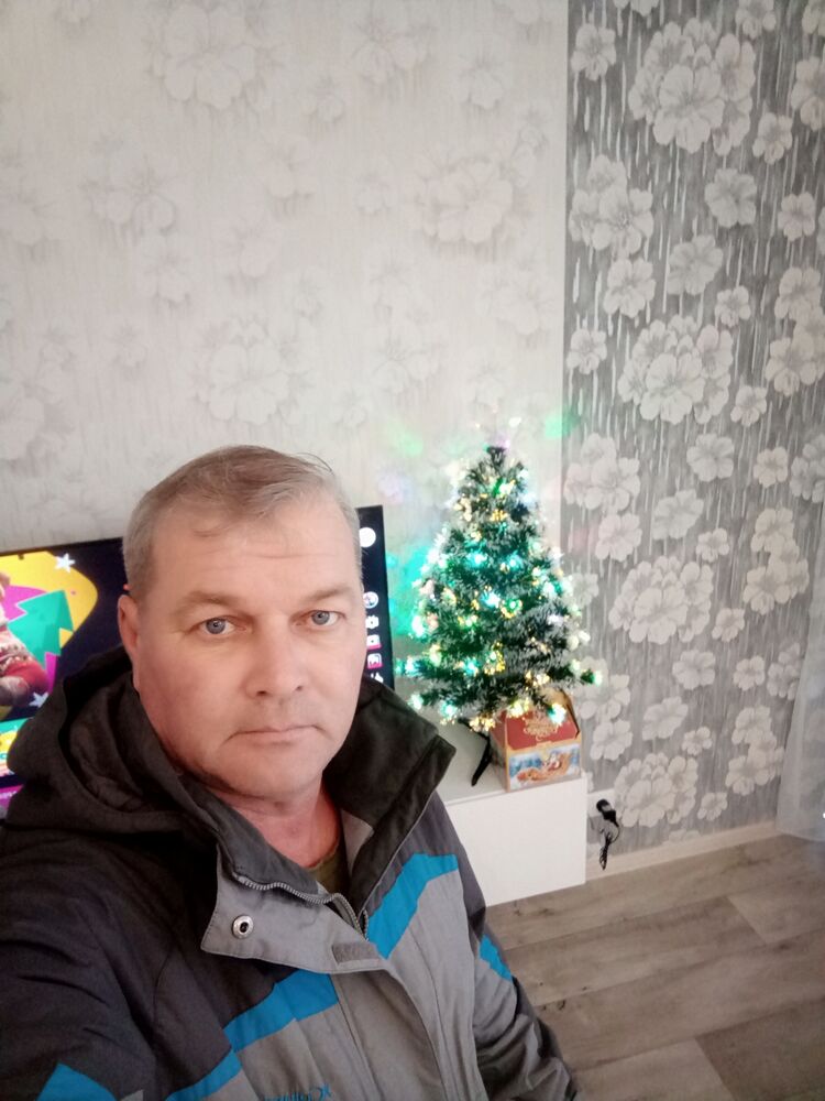  48557948  , 52 ,    