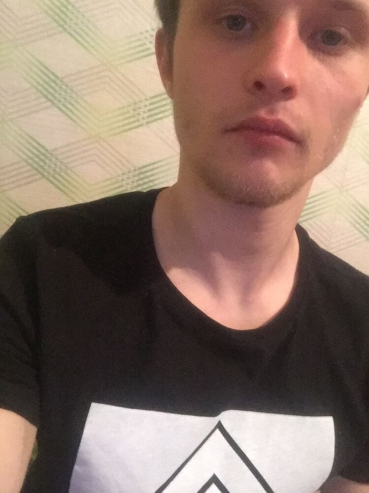  12068668  Ilya, 28 ,    