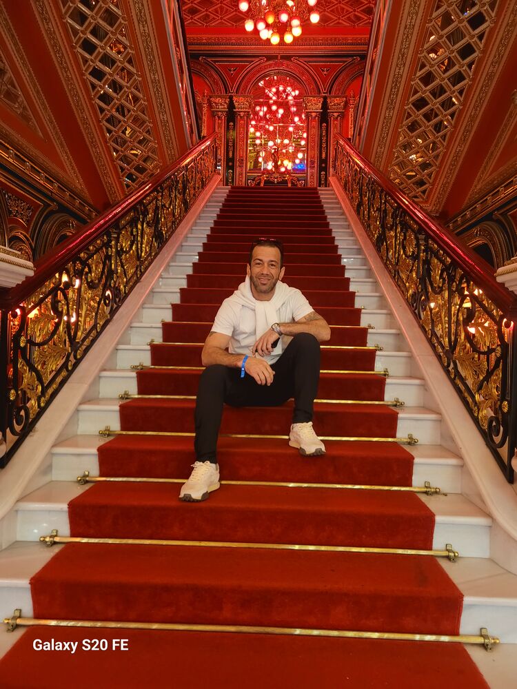  ,   Mehmet, 37 ,   ,   