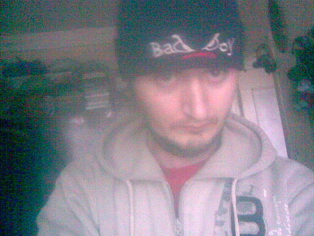  5621888  Pavel, 39 ,    