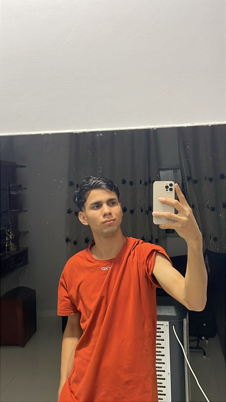  --,   Giovani, 22 ,   ,   