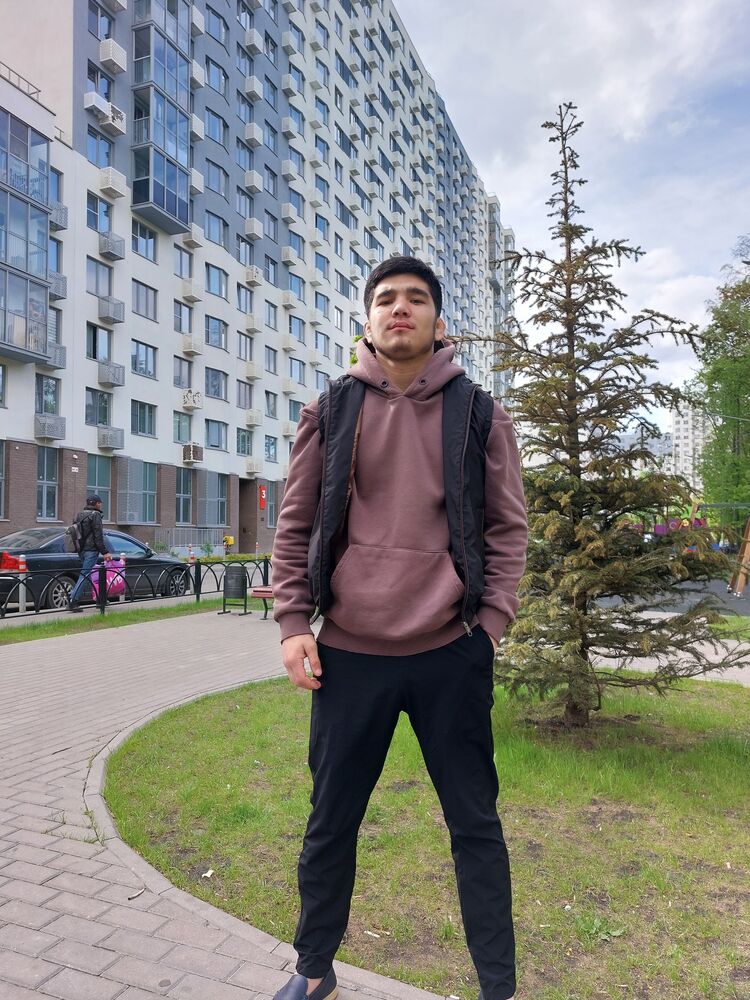  ,   Azamhon, 21 ,     , c 