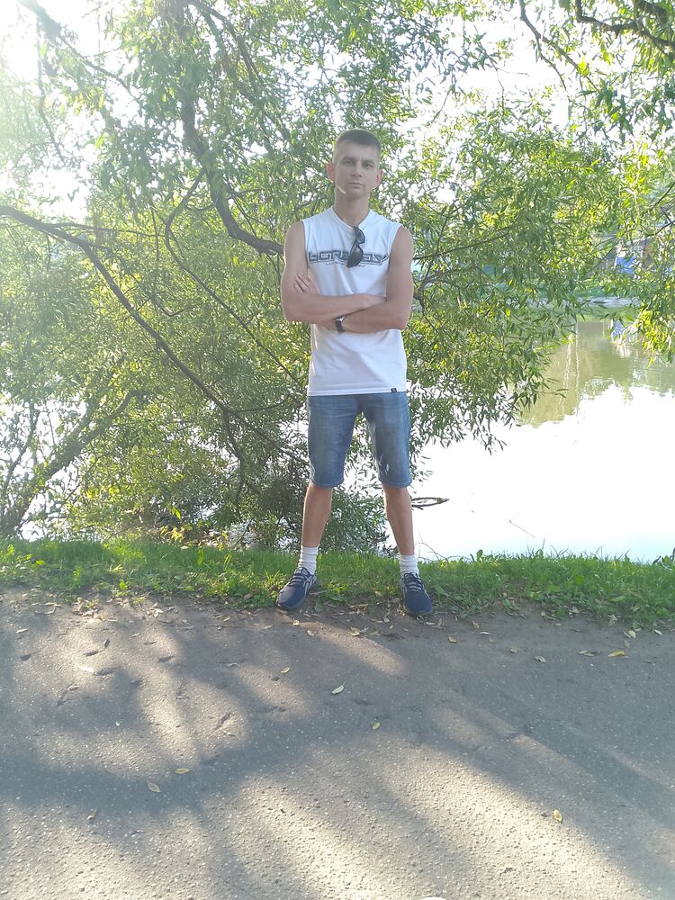  49178828  Ivan, 33 ,     