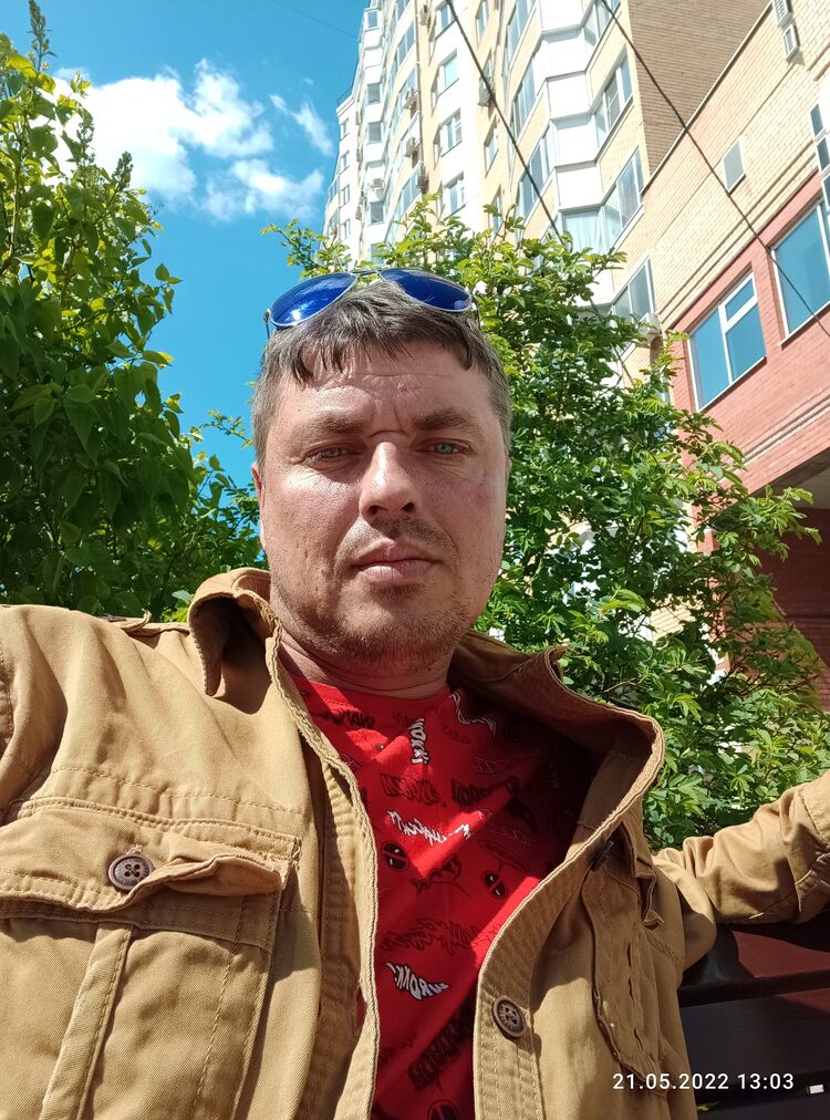  26698418  Igor, 47 ,    