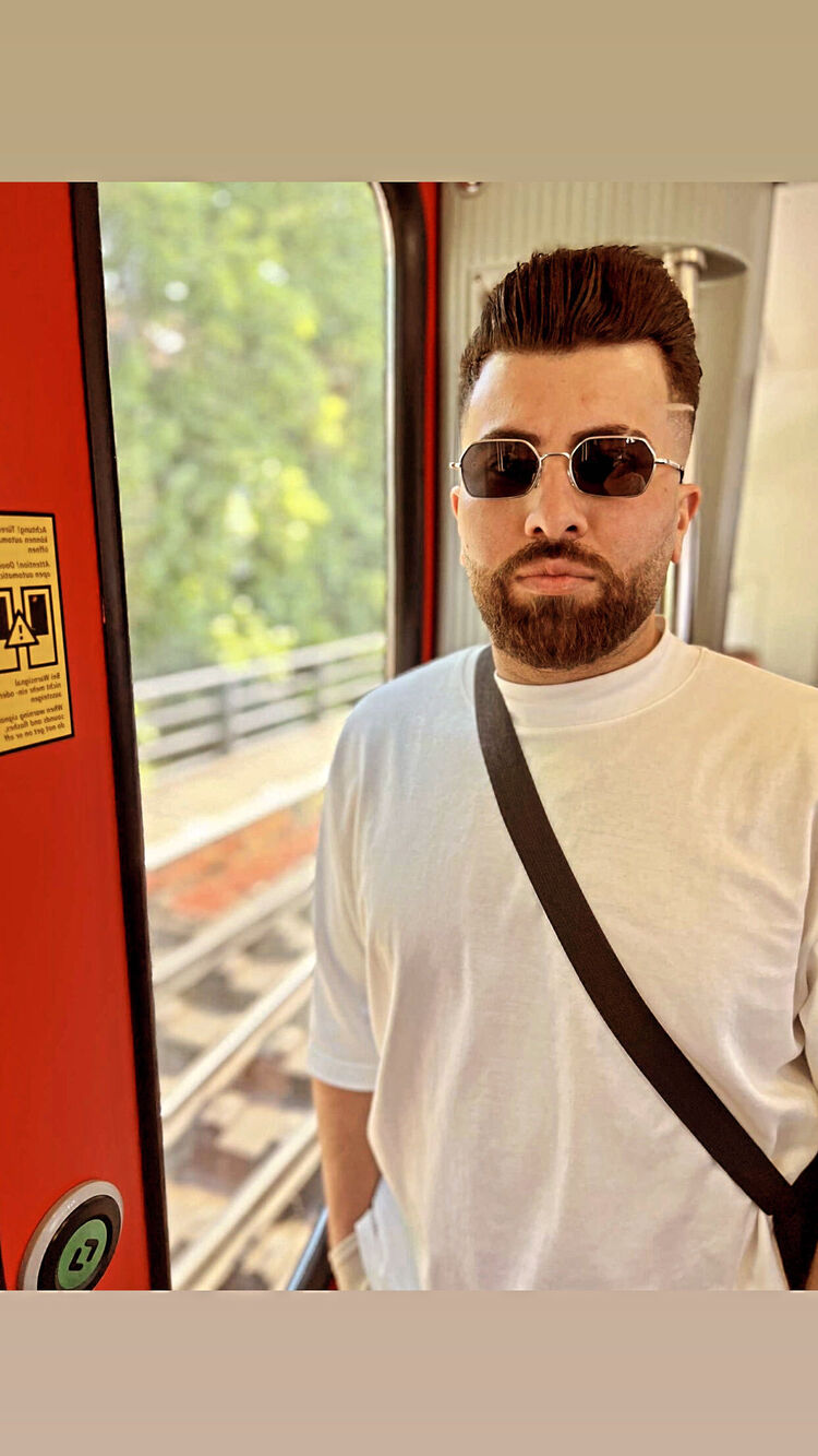  37705708  Belal, 32 ,    