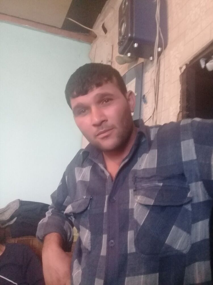  22375268  Garik, 37 ,    