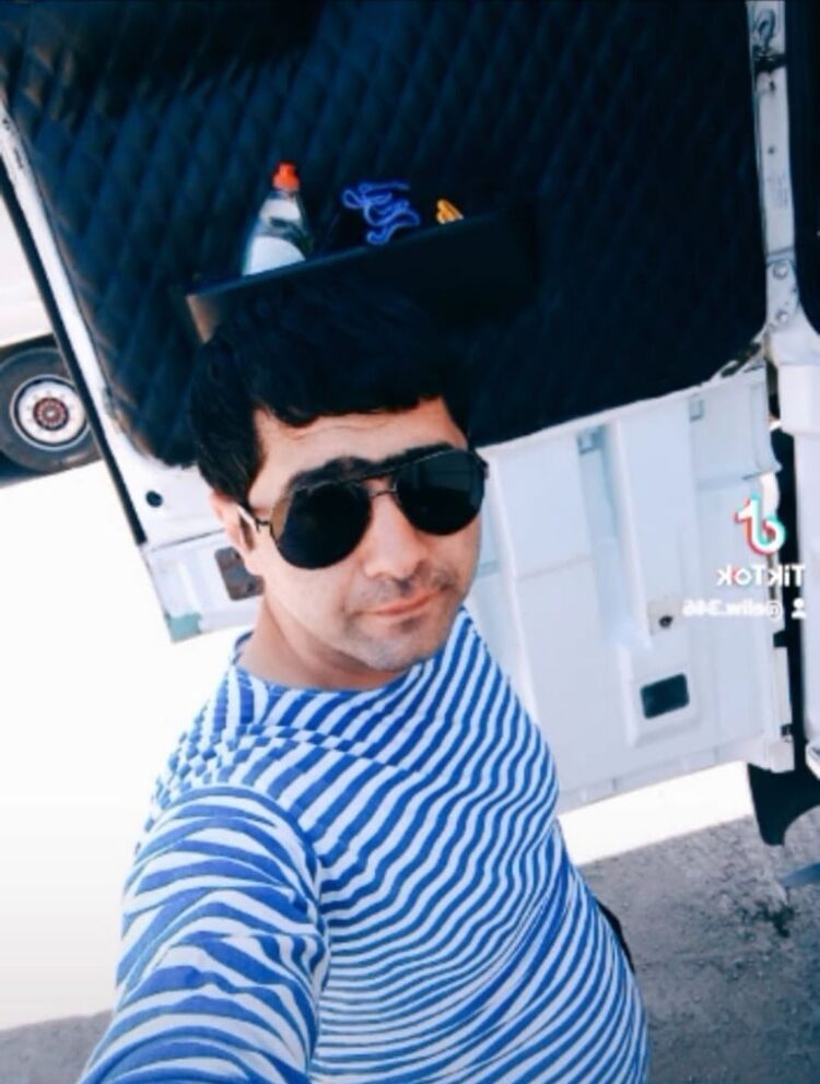   ,   Eliko, 37 ,   ,   