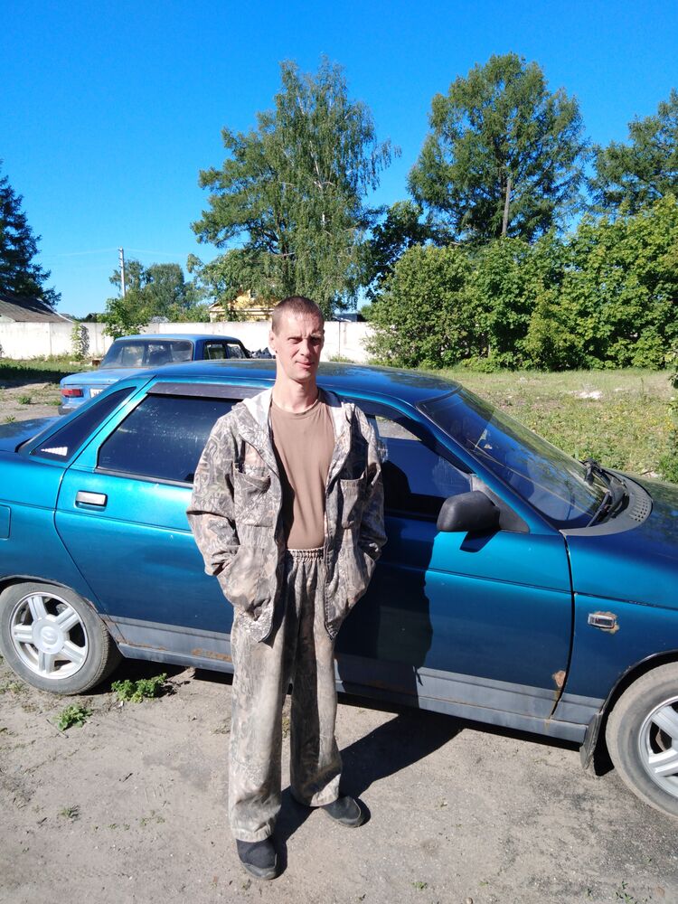  42170478  Cergey, 49 ,    