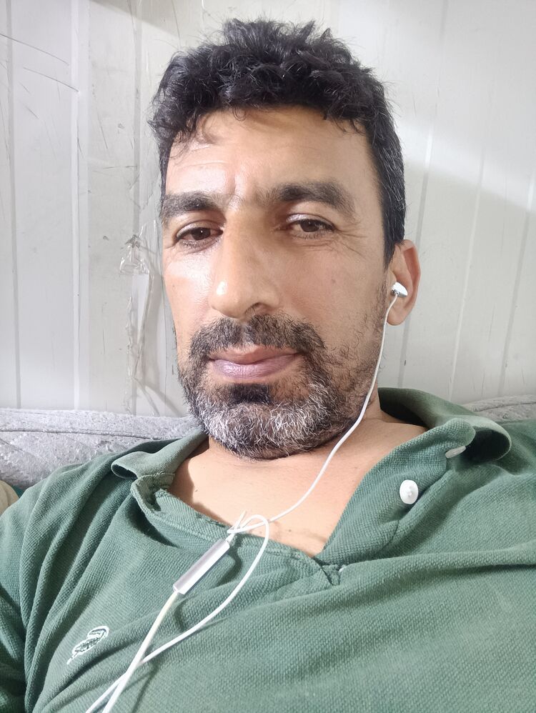  33928238  Ayhan ben, 37 ,    