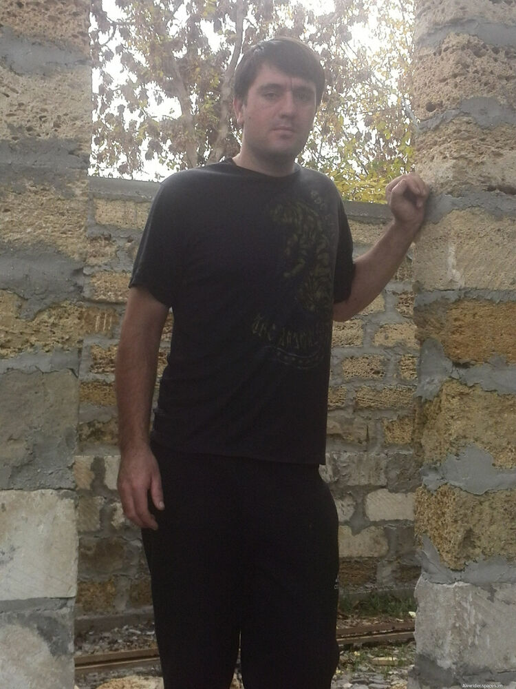  47437868  , 34 ,    