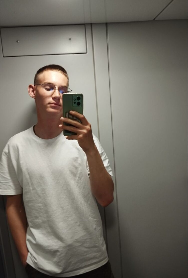  45233798  , 22 ,    