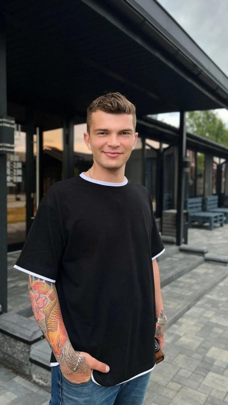  44971308  Viktor, 33 ,    