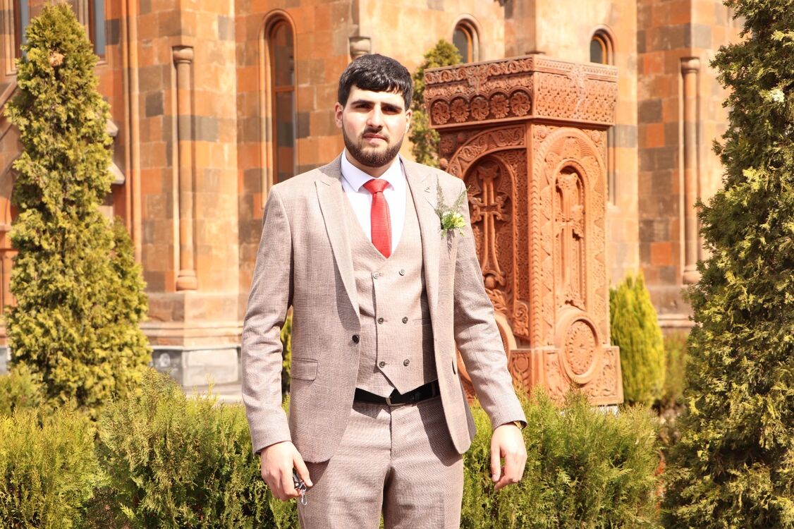  ,   Tigran, 25 ,   ,   