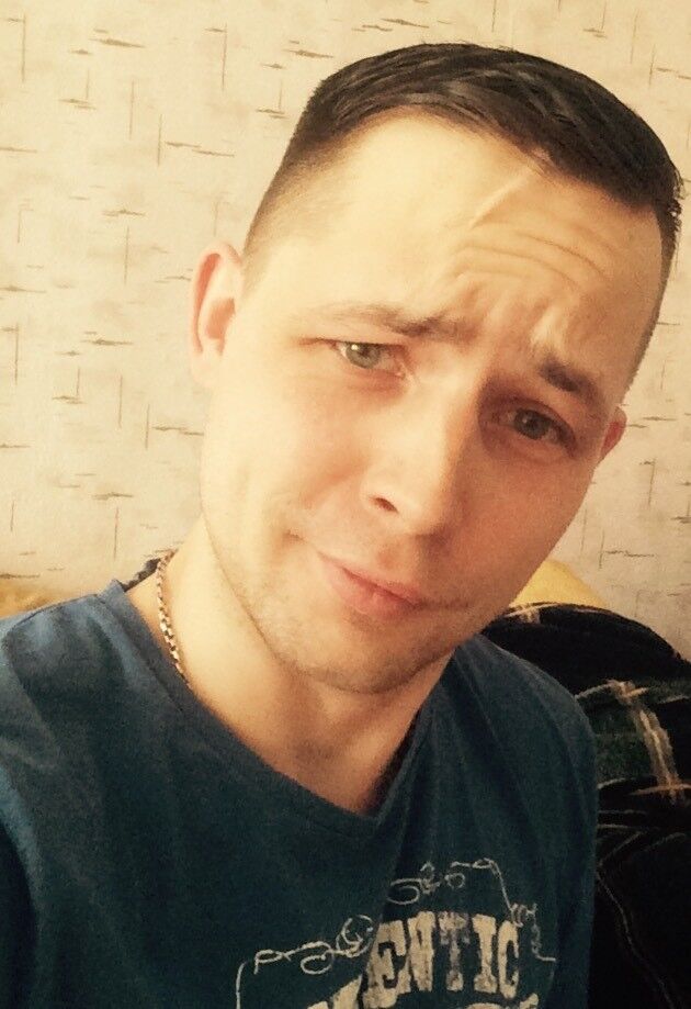  10898928  , 35 ,    -