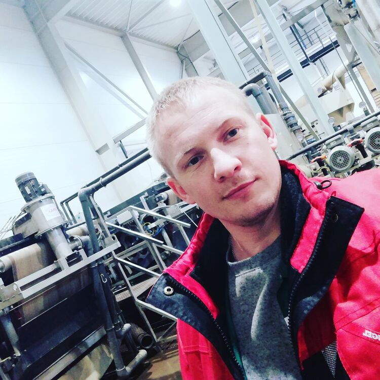 22704328  Ivan, 33 ,    Camovce