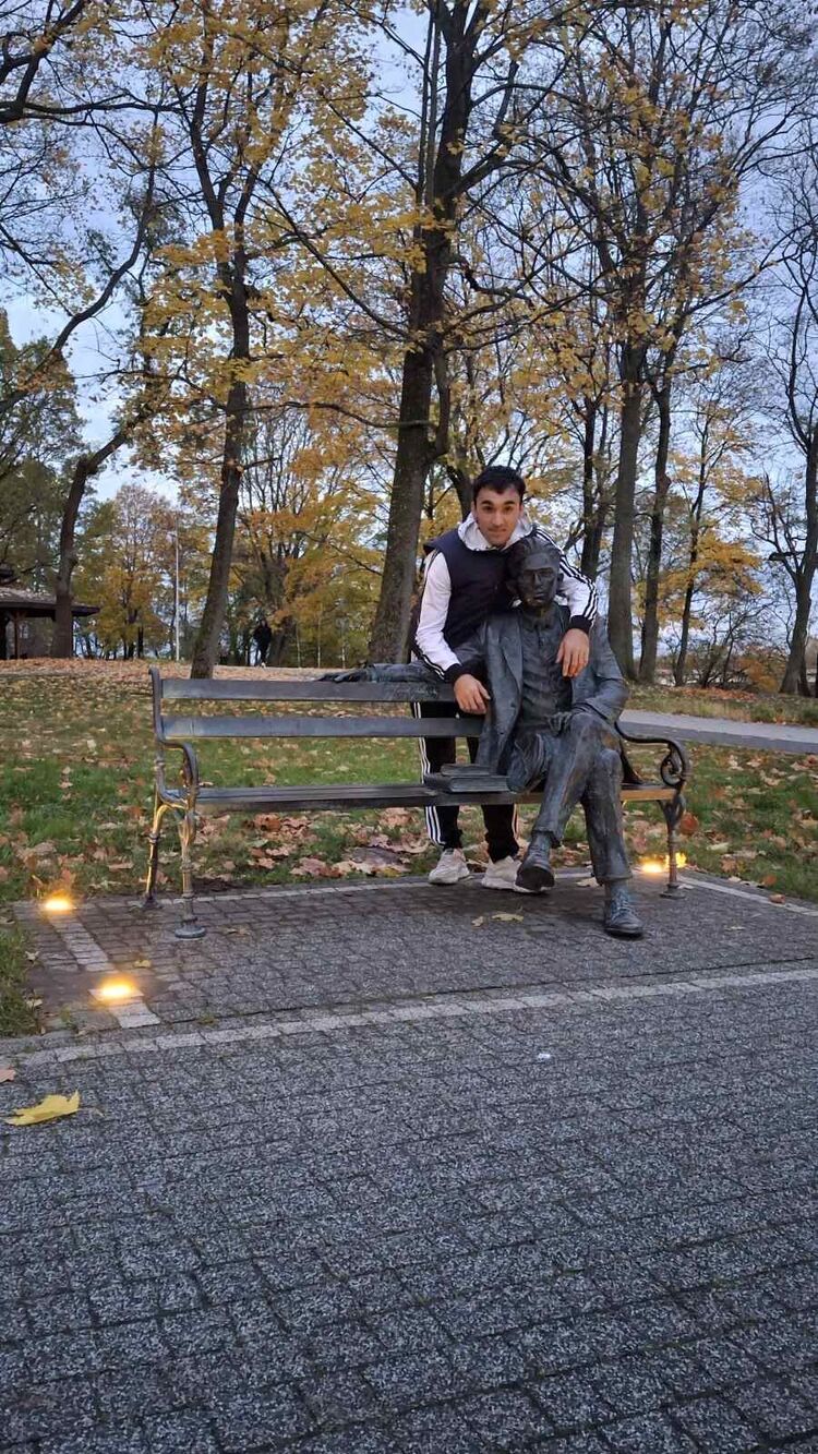  Wyszkow,   , 25 ,     , c 