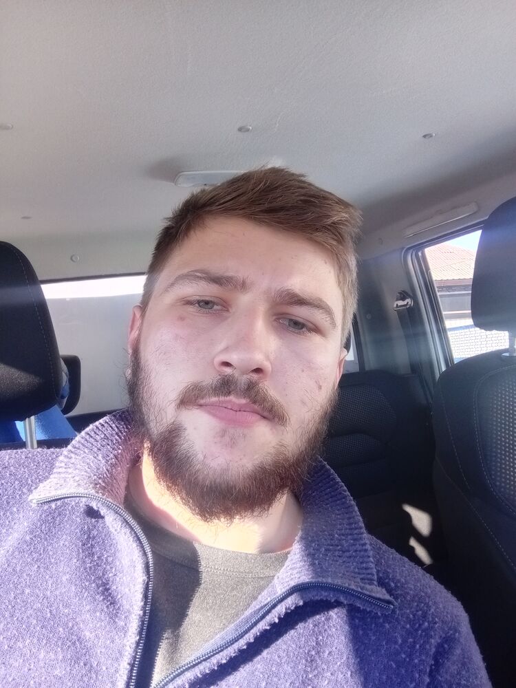  47552448  Artem, 23 ,    
