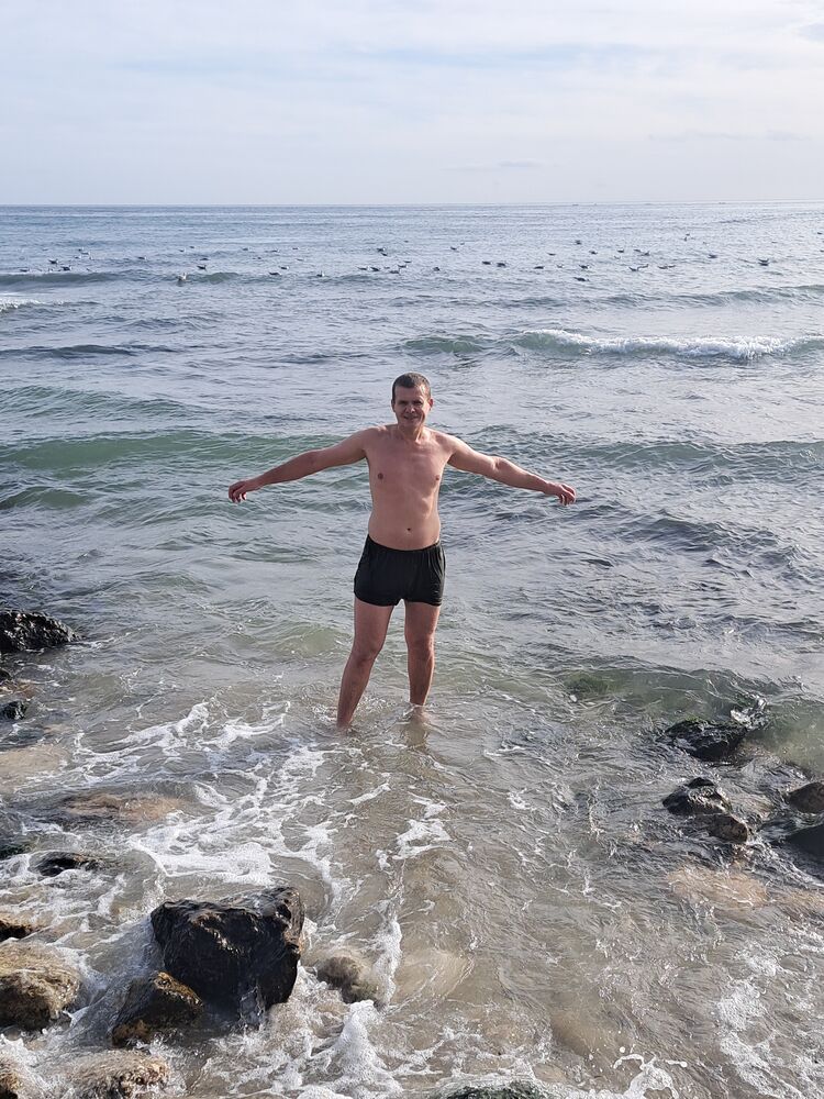  ,   Ruslan, 43 ,   ,   